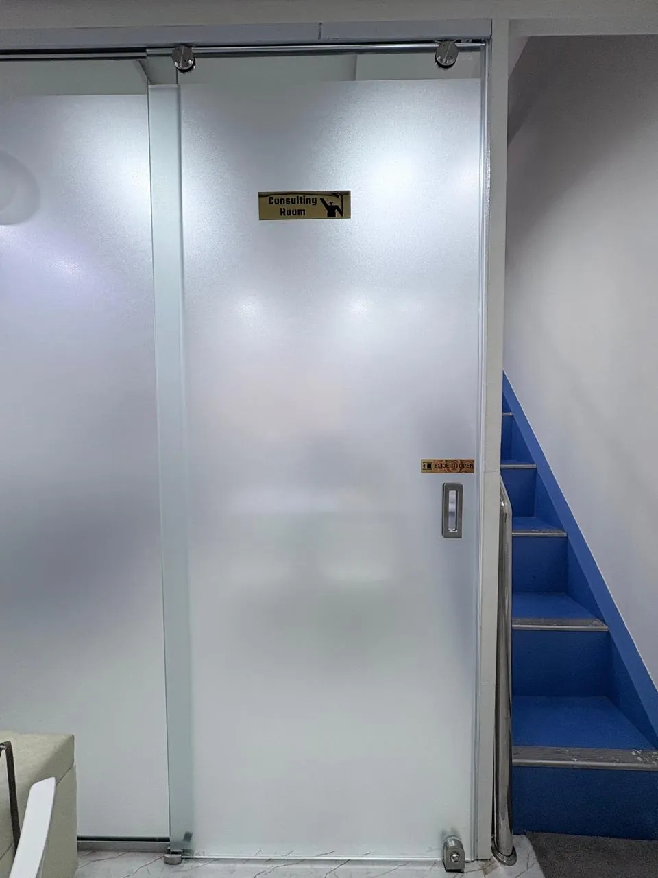 Consulting room at 32 Dental Pearls Clinic, Erandwane